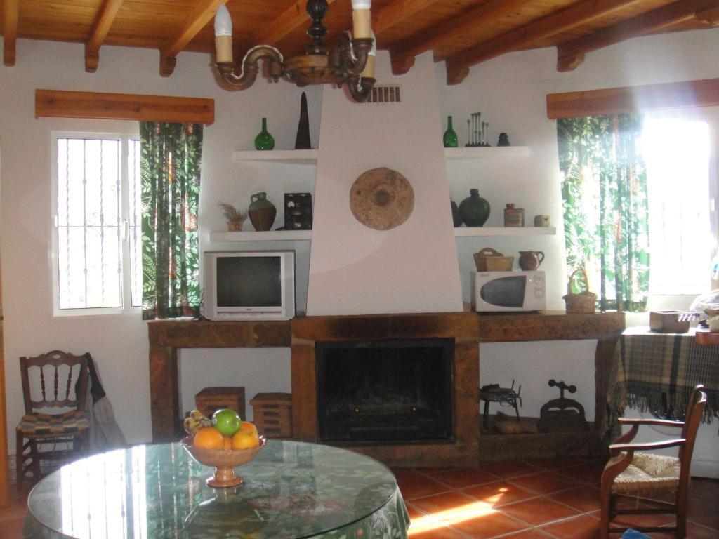 Apartamentos Buganvilla Villaluenga Del Rosario Pokoj fotografie